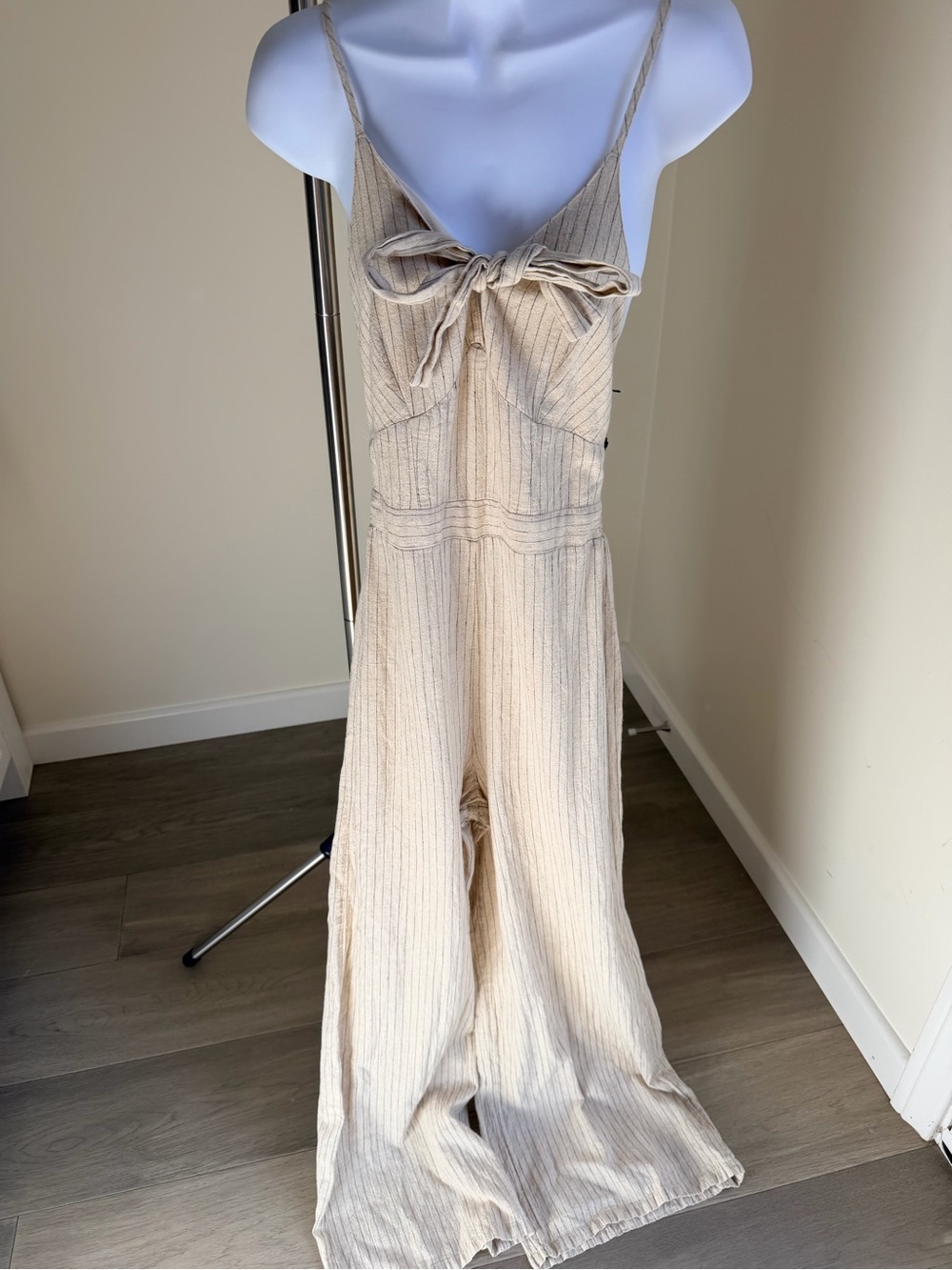 Japna Cream Tie-Front Wide-Leg Jumpsuit S 52% cotton linen. - Picture 5 of 14
